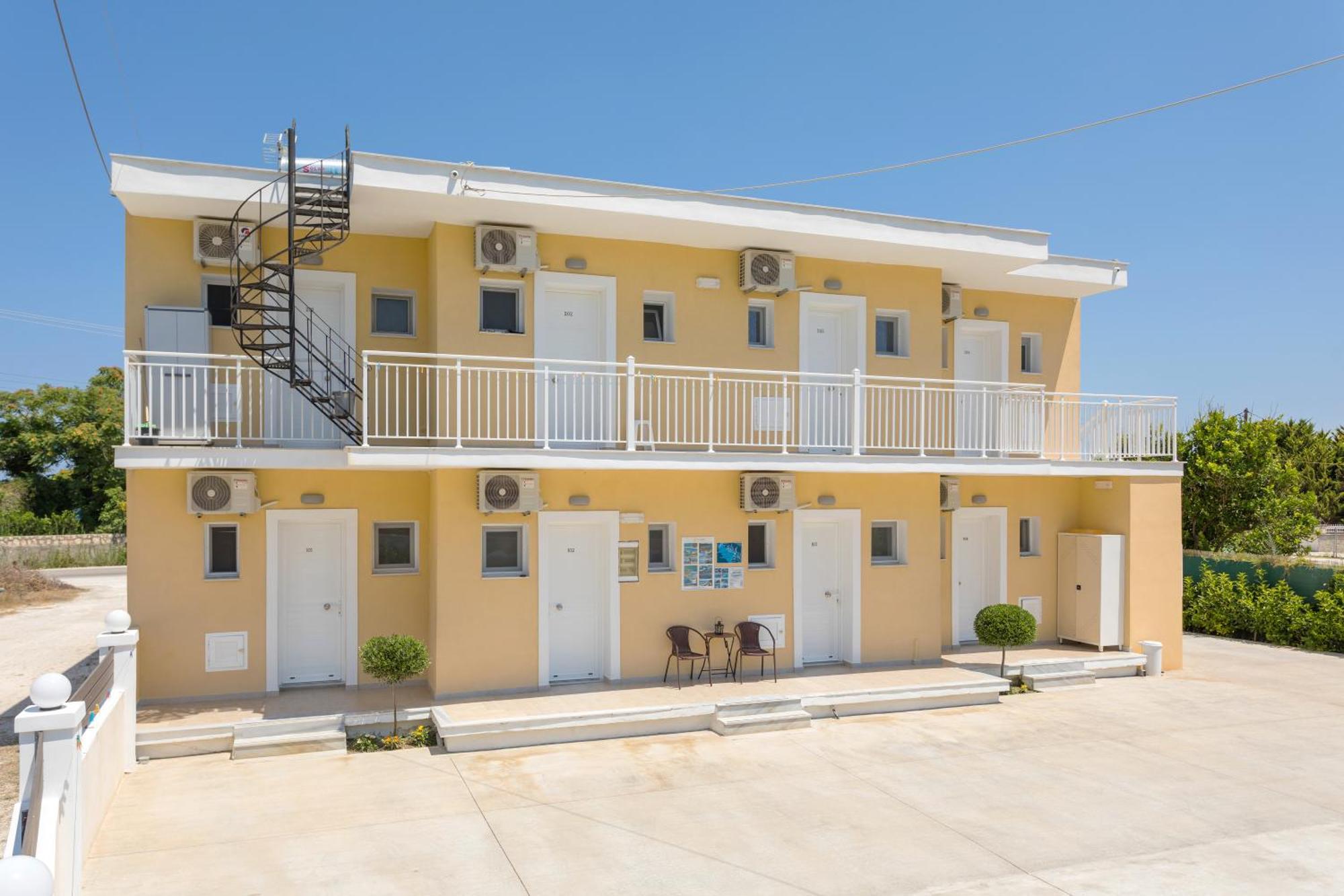 Morfeas Zante Apartments Bagian luar foto