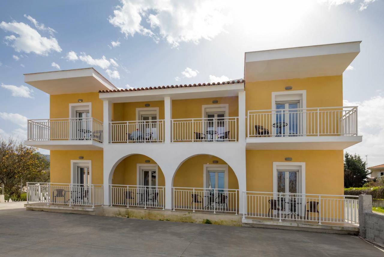 Morfeas Zante Apartments Bagian luar foto